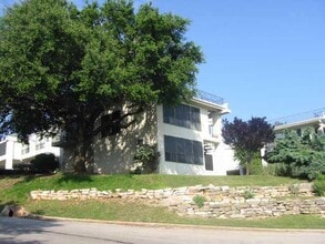 Building Photo - 5916 Lago Vista Way