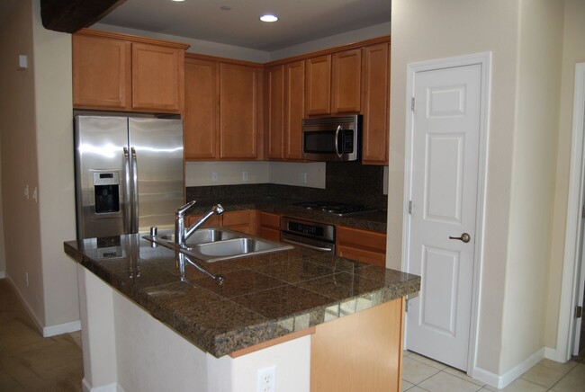 Foto del edificio - 2 Bedroom, 2 Bathroom Townhome in Damonte ...