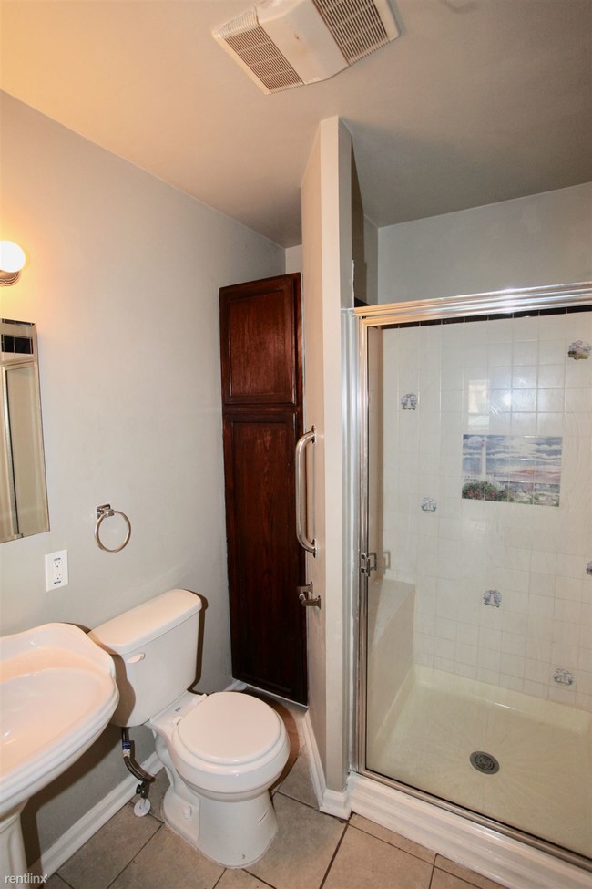Building Photo - 2 br, 1 bath House - 18310 Beechwood St