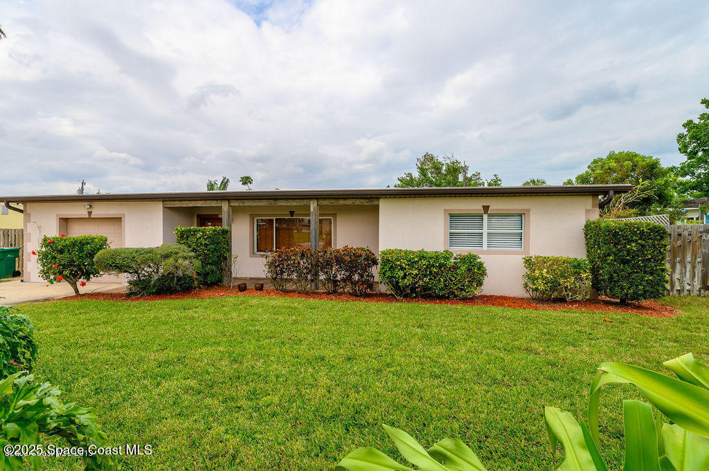 Primary Photo - 320 Pine Tree Dr