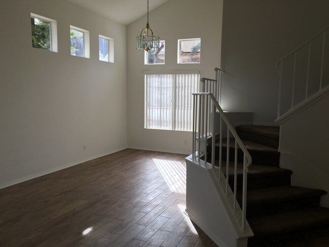 Foto del edificio - 218 Royal Glen Dr