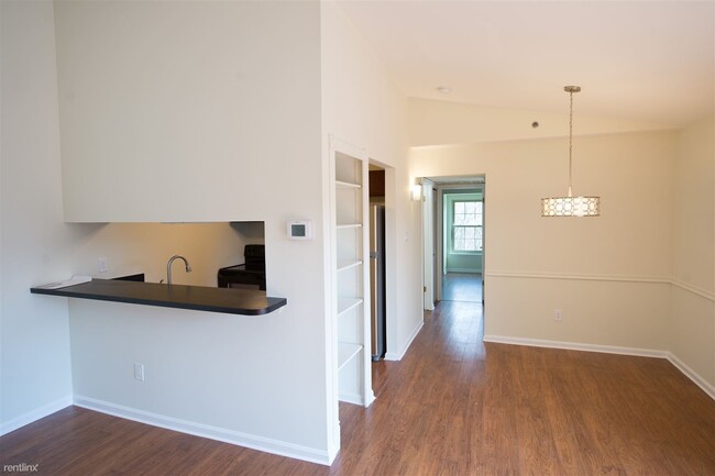 Building Photo - 3 br, 1 bath Condo - 1260 Sugarwood Circle...