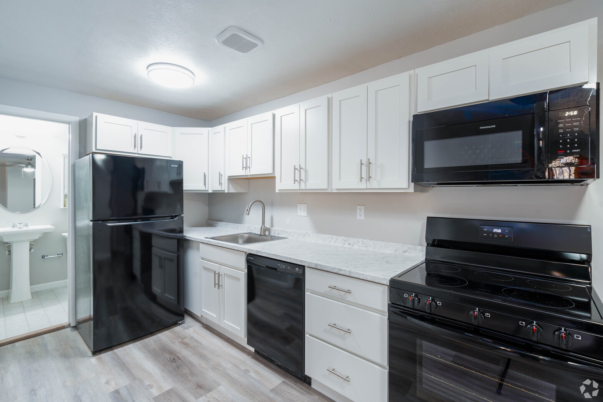 Jordan Court Apartments – photo 3