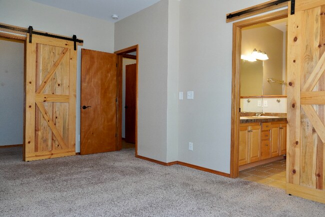 Foto del edificio - 1455 Gumwood Dr