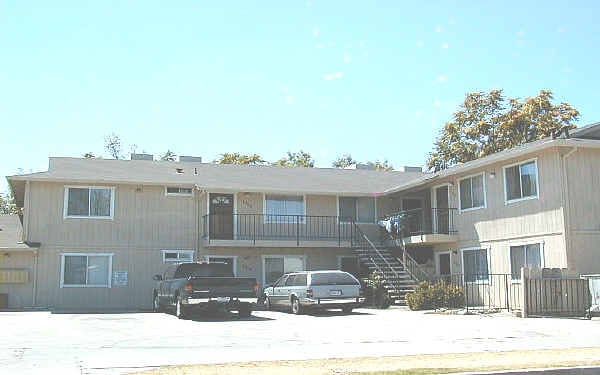 Building Photo - Kelly Ave