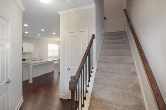 Building Photo - 2006 Wheylon CT