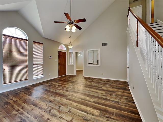 Building Photo - 2209 Chapman Dr
