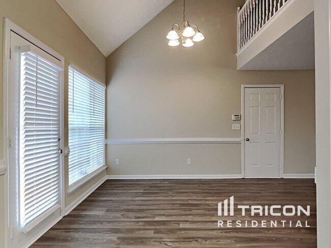 Building Photo - 637 Tipperary Road Hampton GA