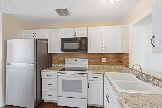 Building Photo - 7651 Montague Loop