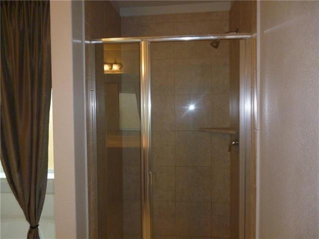Foto del edificio - 2300 Redbud Dr