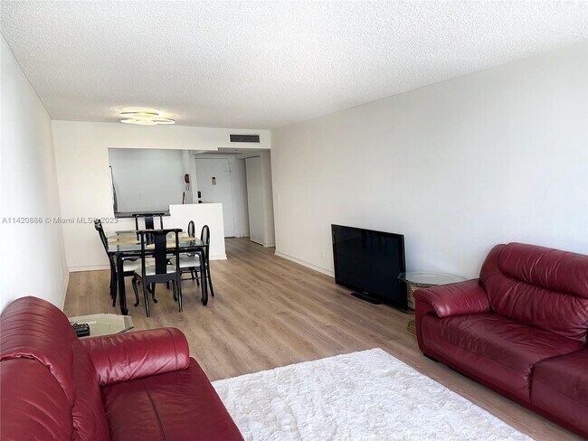 Foto del edificio - 501 Three Islands Boulevard
