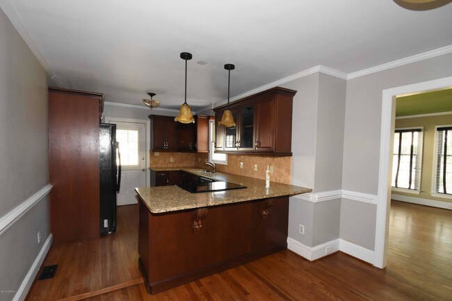 Building Photo - 307 Baytree Dr