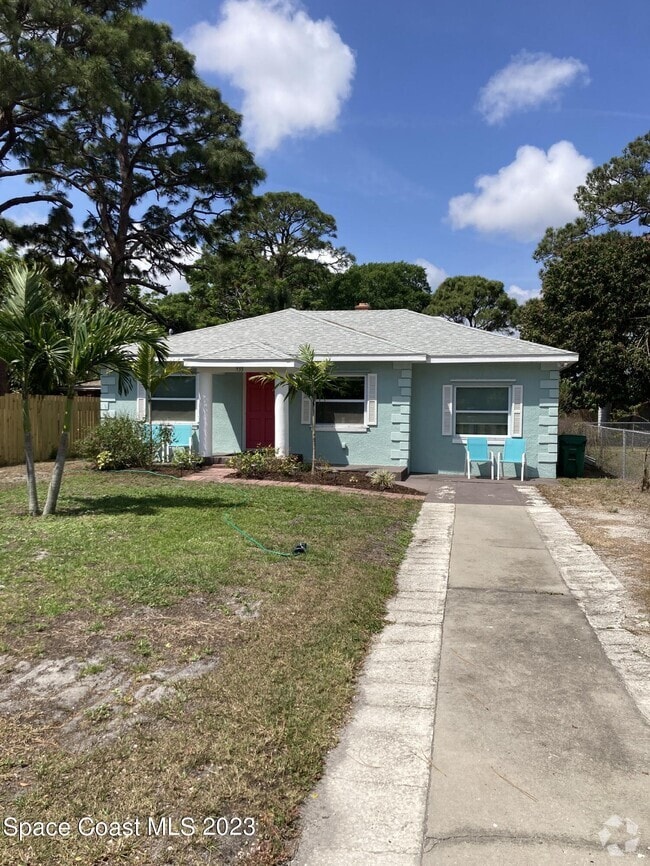 Building Photo - 933 S Tropical Trail