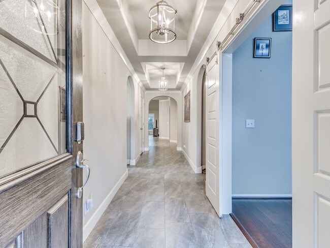 Building Photo - 2606 W Baton Rouge Pl