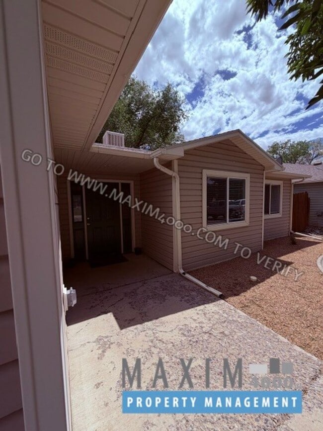 Photo - 255 Sargent Cir House