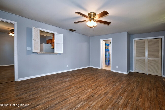 Building Photo - 618 Maylawn Ave