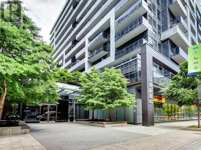 Building Photo - 1030 King St W