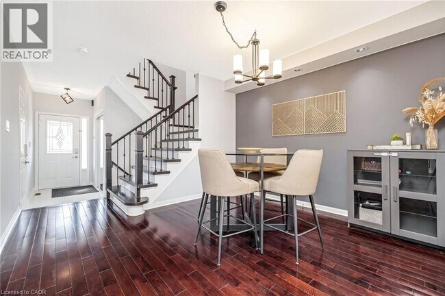 Photo du bâtiment - 1617 Cartwright Crescent