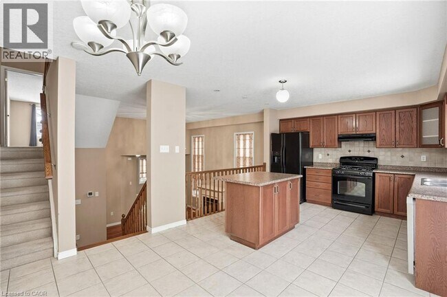 Building Photo - 557 Wood Nettle Way