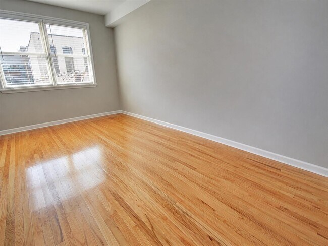 Foto del edificio - 225 Clinton St