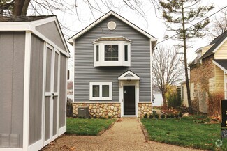 Building Photo - 121 N Shore Dr
