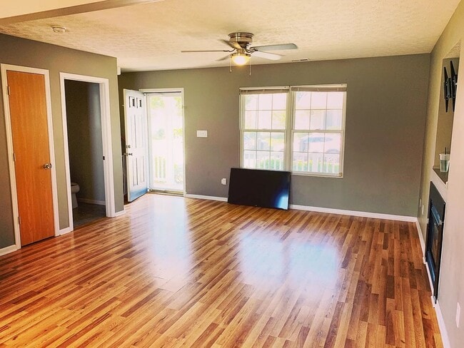 Building Photo - Beautiful Home in an Established Neighborh...