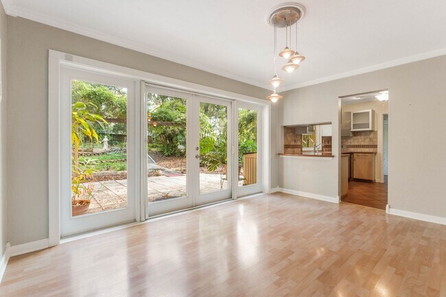 Foto del edificio - Updated 2/2/1 with huge yard next in the Delaney Park/Lake Weldona