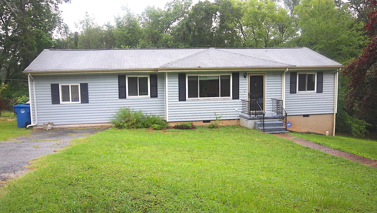 Foto principal - 3BR/2BA House in Hixson - Move in Ready!