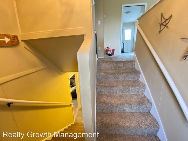 Foto del edificio - 5 br, 2 bath House - 804 10th Ave SE