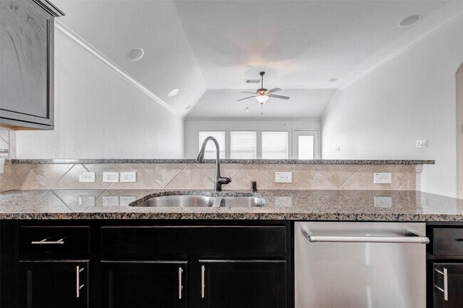 Foto del edificio - 1511 Evermore Manor Ln
