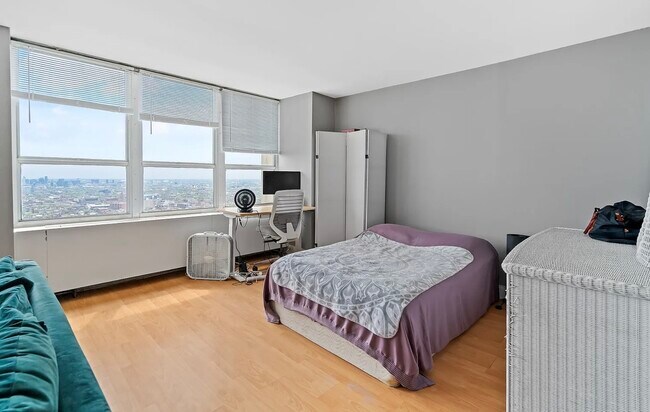 Foto del edificio - 655 W Irving Park Rd