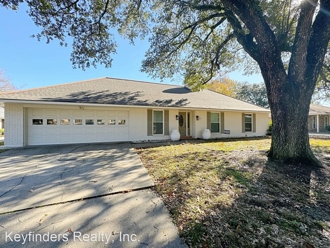 Building Photo - 3 br, 2.5 bath House - 1795 Chevelle Dr.