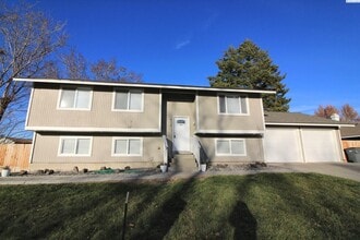 Building Photo - 8130 W Falls Pl