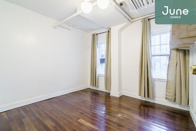Building Photo - Full room in 5-bed/1.5-bath Home