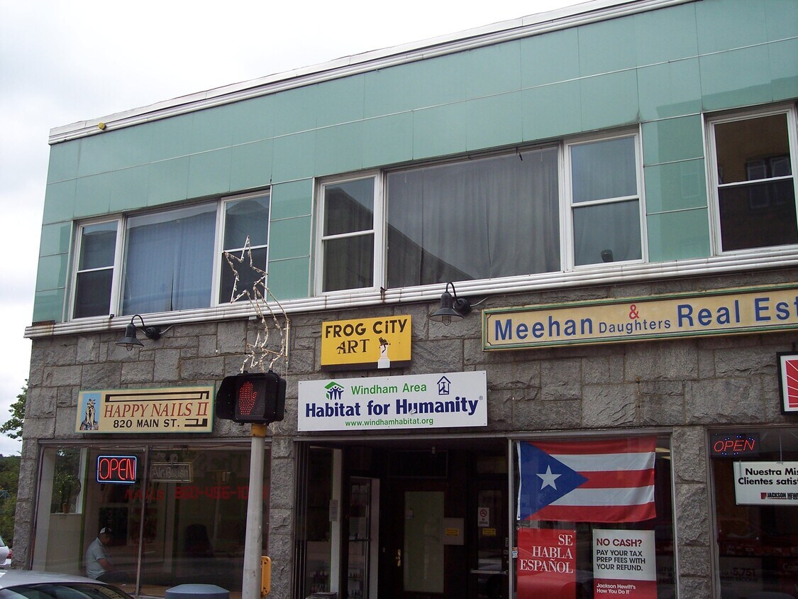 Primary Photo - 824 Main St