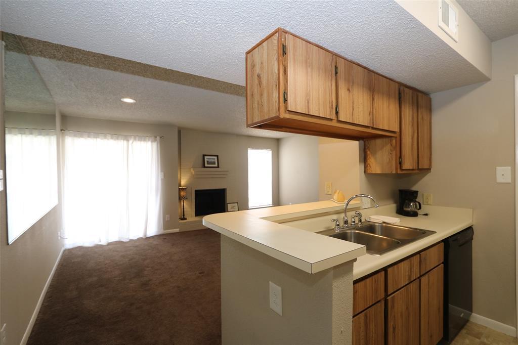 Foto principal - 3919 Fairmont Pkwy