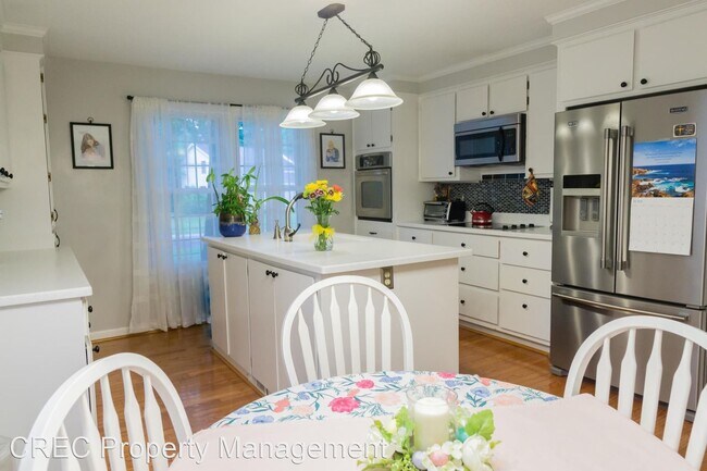Building Photo - 3 br, 3 bath House - 114 Queensbury Circle