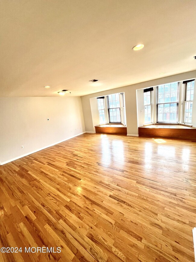 Foto del edificio - 727 Jefferson St