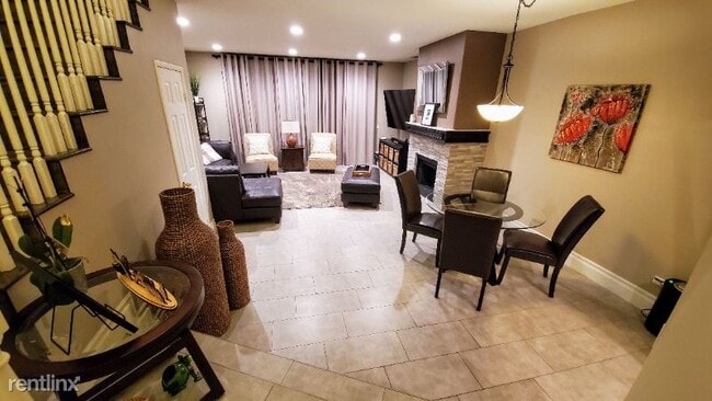 Building Photo - 2 br, 2.5 bath Condo - 23 Destiny Way