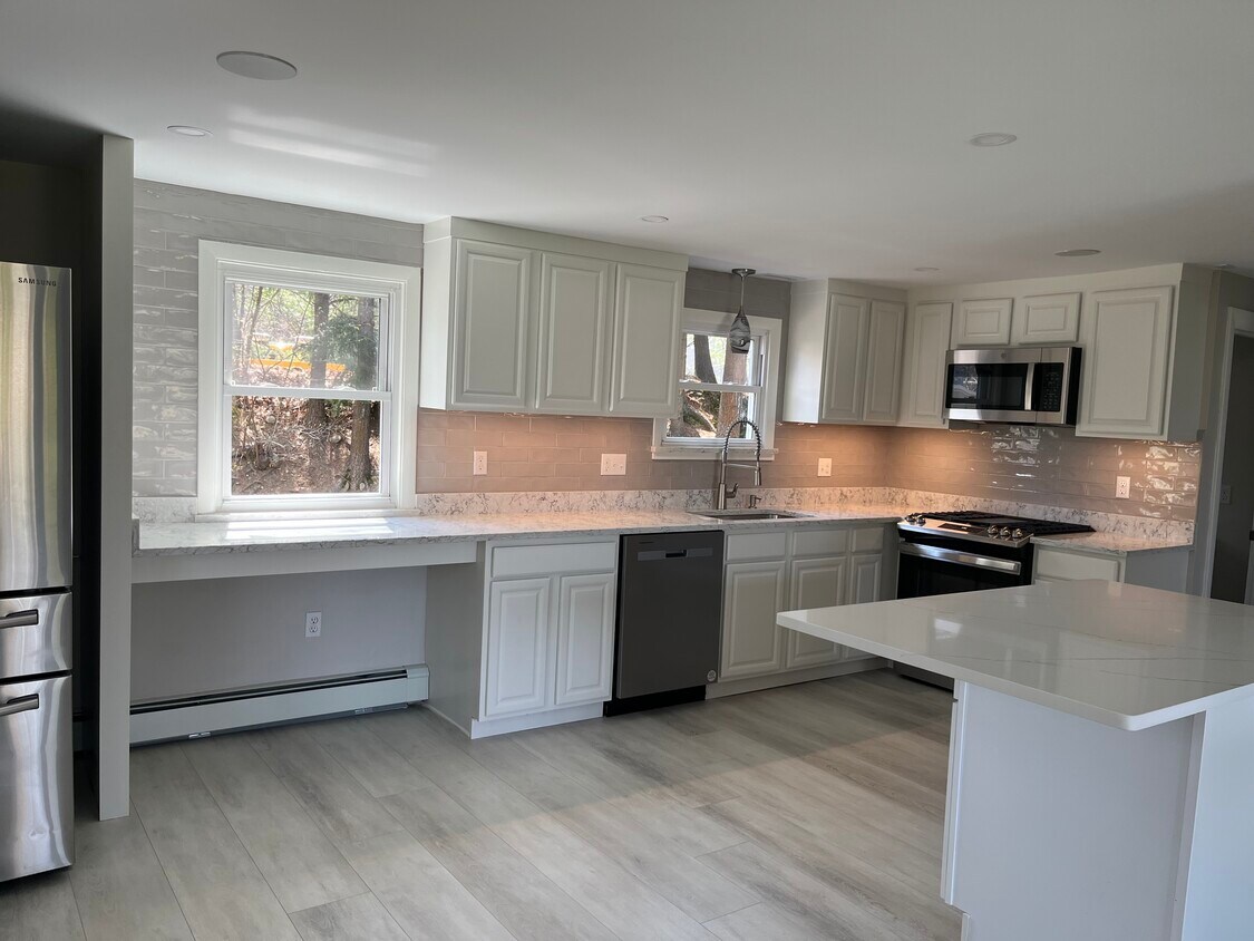 200 Norfolk St, Walpole, MA 02081 Townhome Rentals in Walpole MA