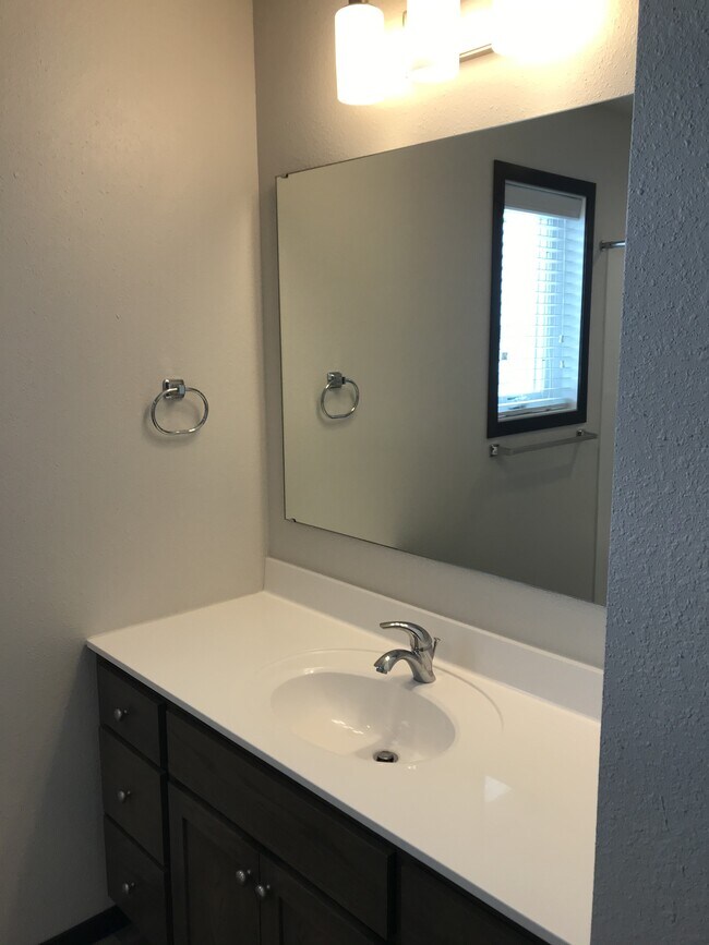 Foto del edificio - 717 14th St SE