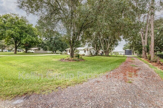 Foto del edificio - 2220 Mini Ranch Rd