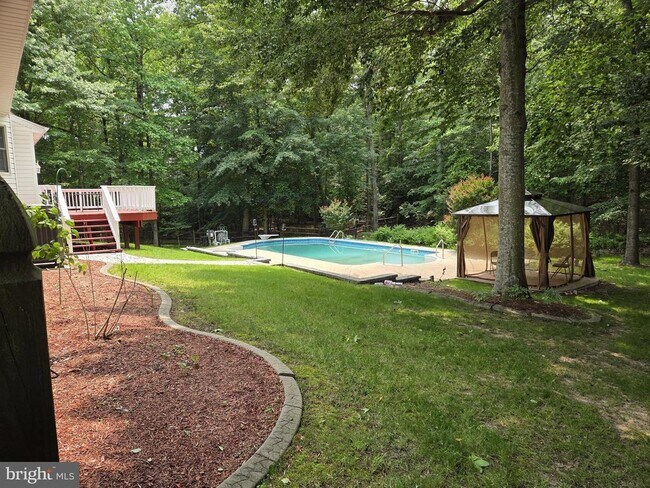 Building Photo - 1009 Wales Dr