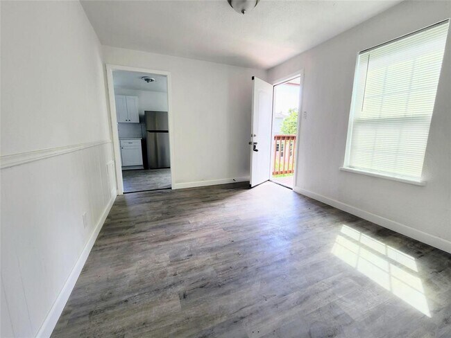 Building Photo - 6914 Gonzales St