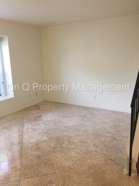 Foto del edificio - Great 2 Bed / 2.5 Bath Townhome!