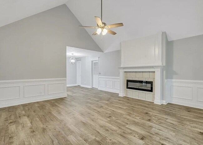 Foto del edificio - 812 Spanish Oak Dr