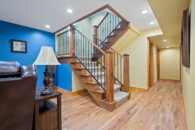 Building Photo - MOUNTAIN RENTAL!