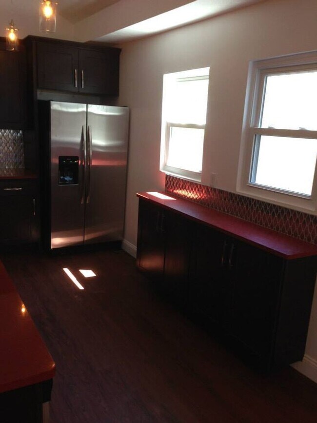 Foto del edificio - Platinum Quality Renovation in South Side ...