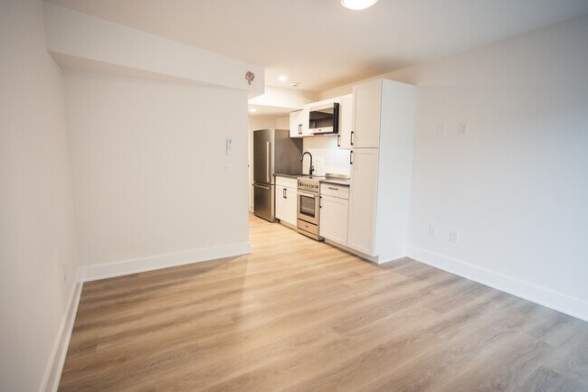 Foto del edificio - Albemarle Studio Apartments