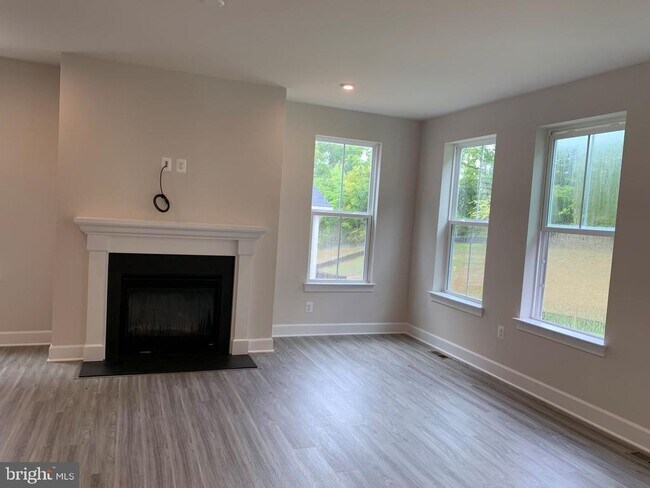 Foto del edificio - 150 Boxelder Dr